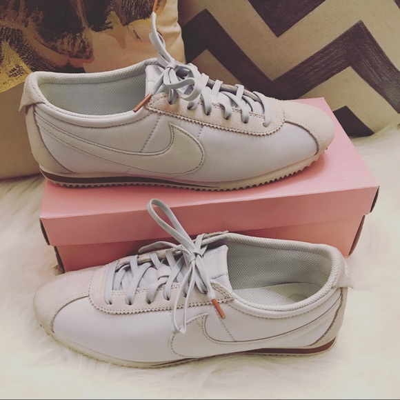 nike cortez color camel